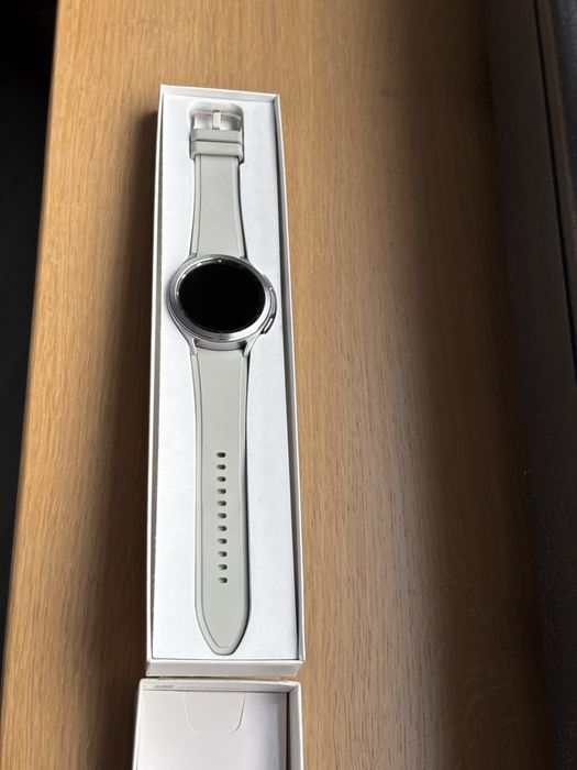 Samsung Galaxy Watch 4 Classic 46mm - Srebrny - SM-R890