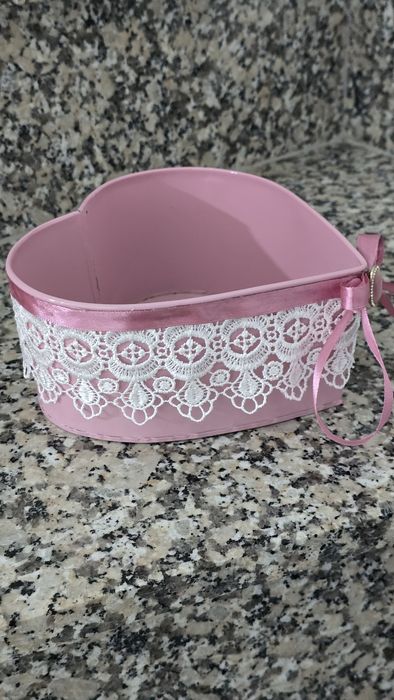 Caixa decorativa metálica