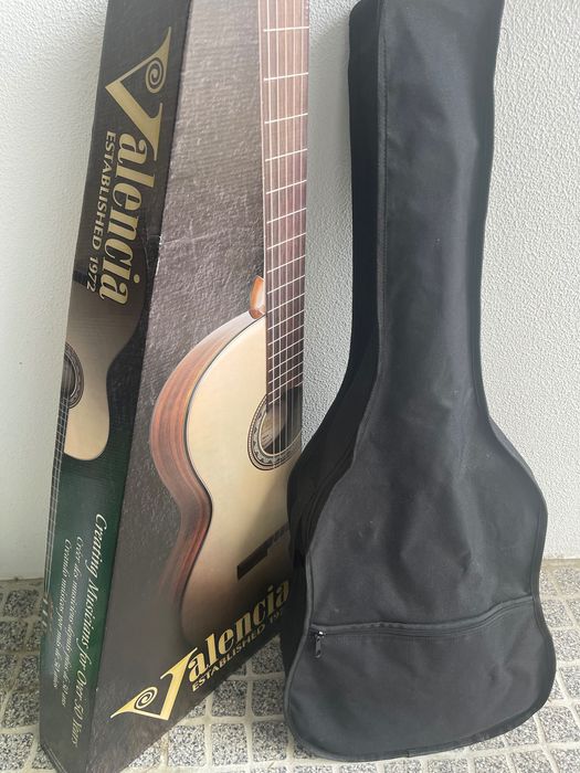 Guitarra clássica marca Valencia