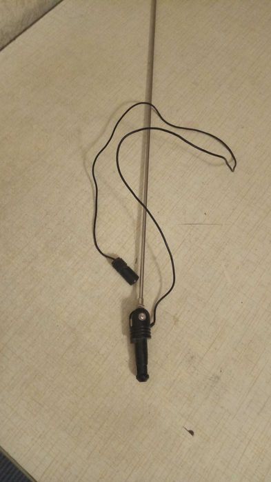 Антенна комнатная выдвижная.