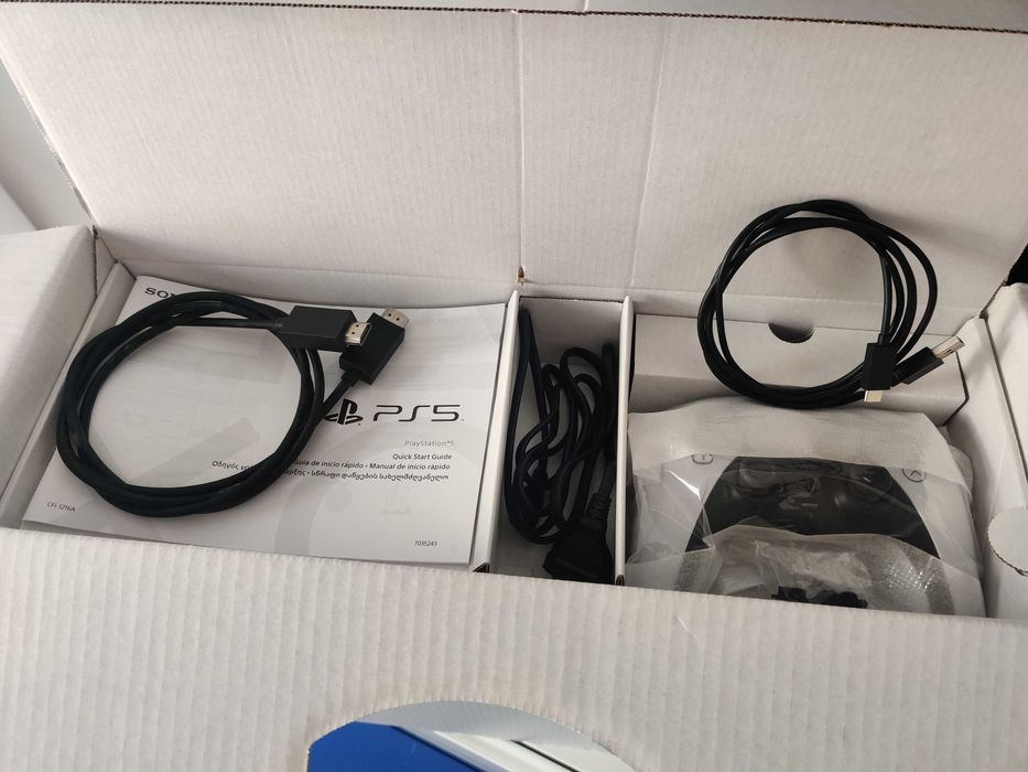 PlayStation 5 Como Nova | 2 Comandos + Extras + 2 Jogos