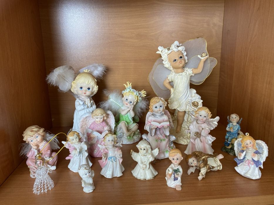 Zestaw figurek aniołków