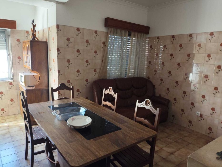 Apartamento T2 Venteira (Possibilidade de sala transformada em quarto)