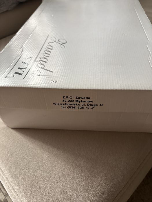 Nowe damskie kozaki ze skóry 40
