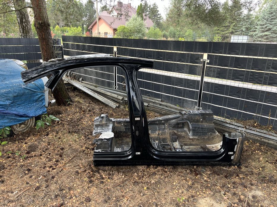 Słupek próg audi a8 d5 prawy