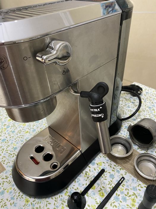 Máquina Café Delonghi Dedica
