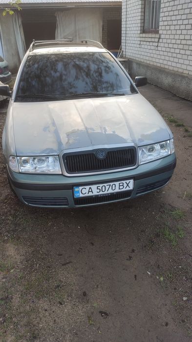 Шкода Тур 1.6 бензин