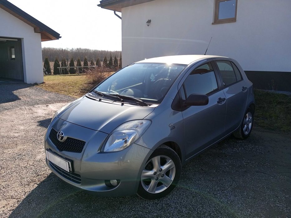 Toyota Yaris 1.3 Benzyna 87 KM Zarejestrowana 2 x koła
