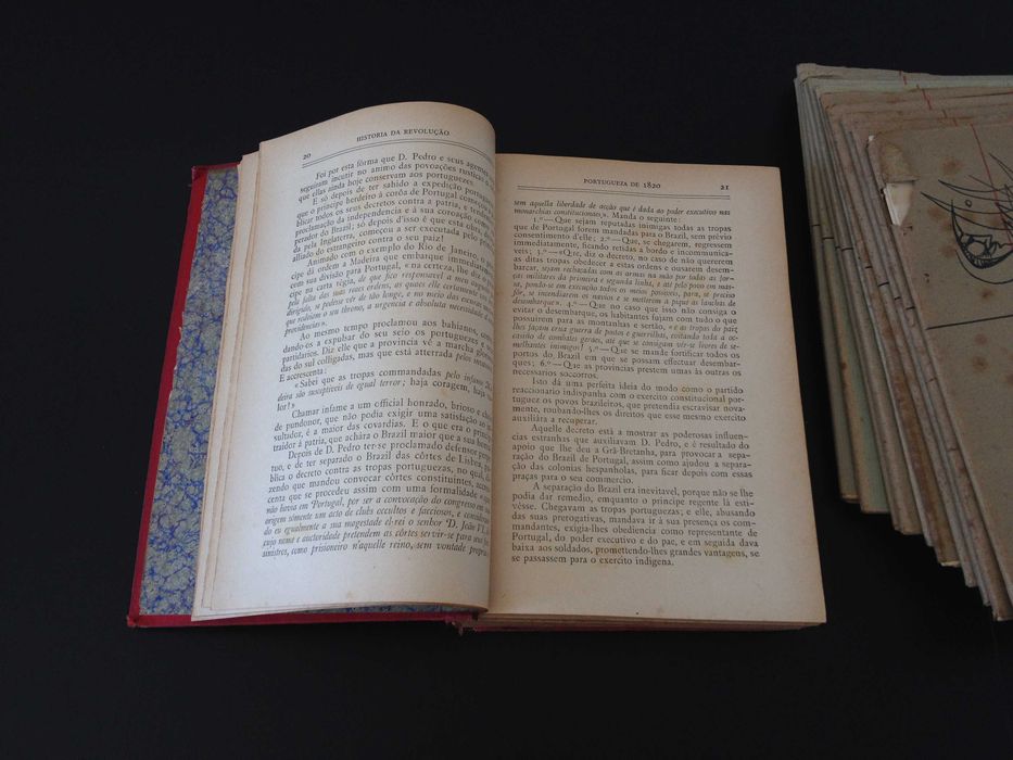 Conjunto Livro e Fascículos Contos Tradicionais, Teatro, História