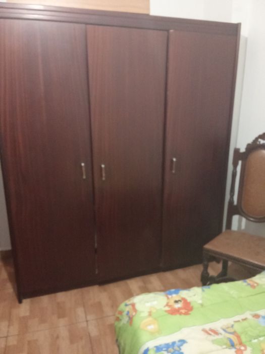 Quarto aluga-se disponível