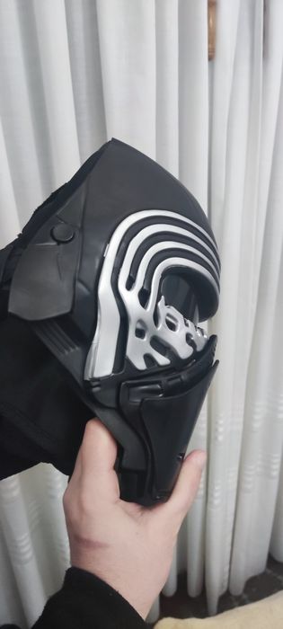 Capacete Kylo Ren