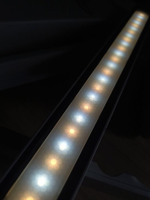 Настільна лампа на акумуляторі