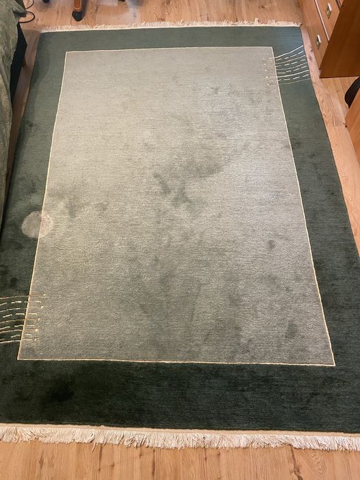 Dywan wełniany z drobną wadą