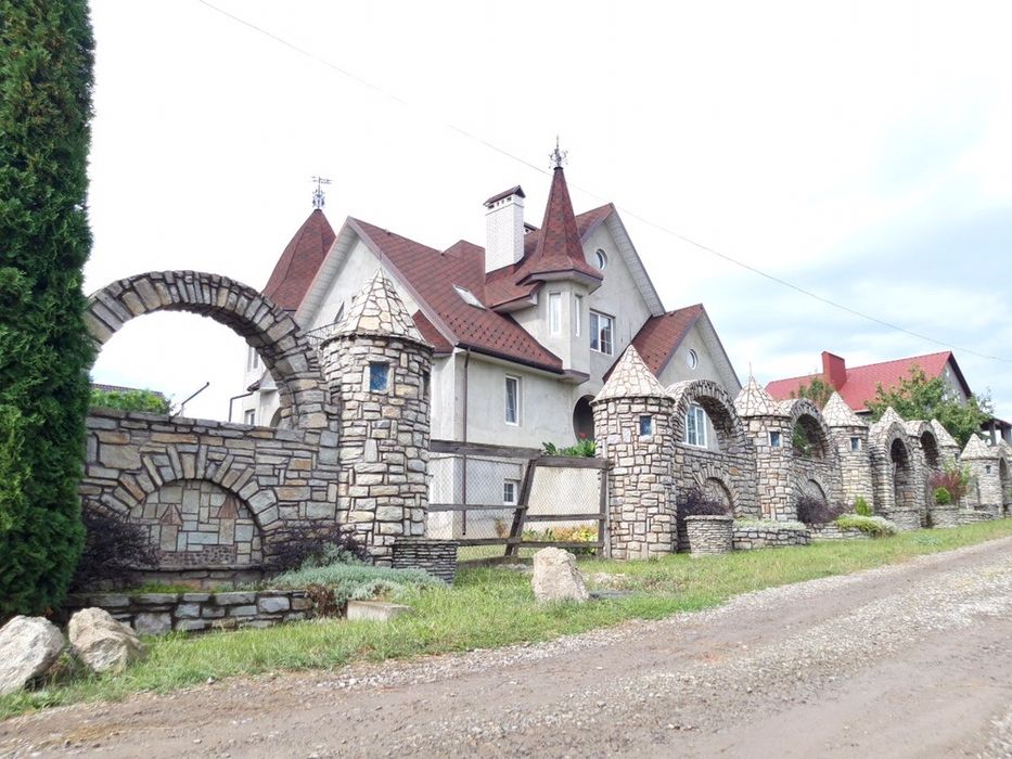 Продам розкішний будинок Жовтневе