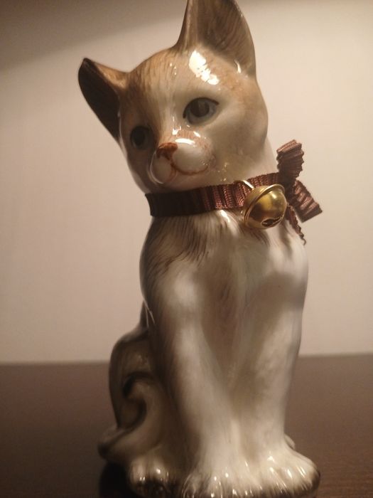 Prześliczna figurka kotka