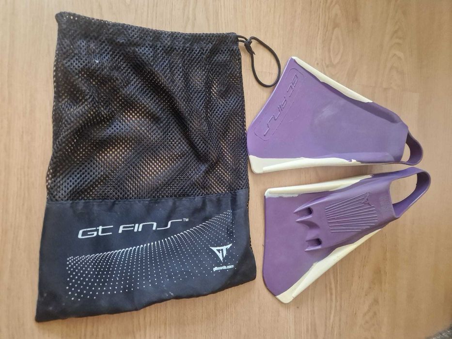 Pés de Pato GT FINS roxo/branco M