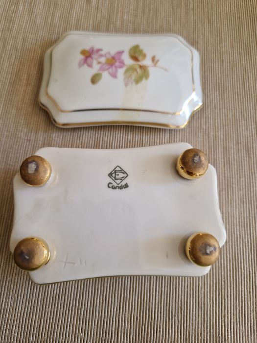 Guarda jóias. Porcelana. Candal