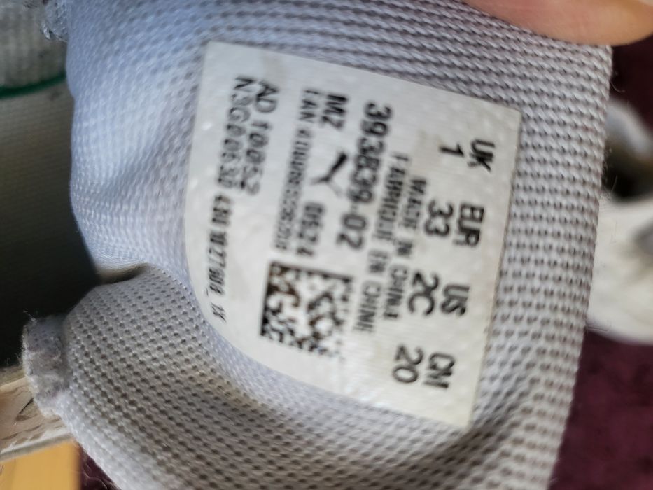 Białe adidasy Puma dla dziewczynki r. 33