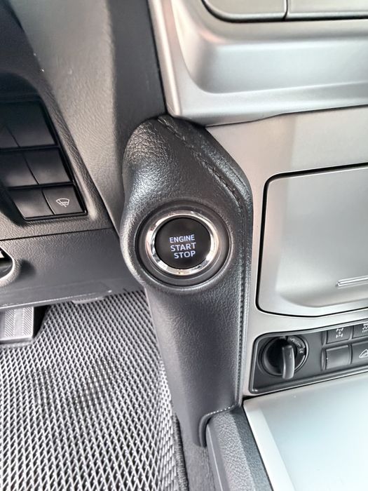 Toyota Prado 2019 4.0 газ бензин 140тыс.км официальная