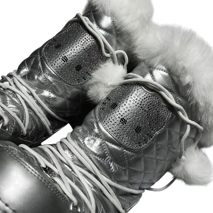 Hello kitty by Victoria Casal Couture moonboot y2k