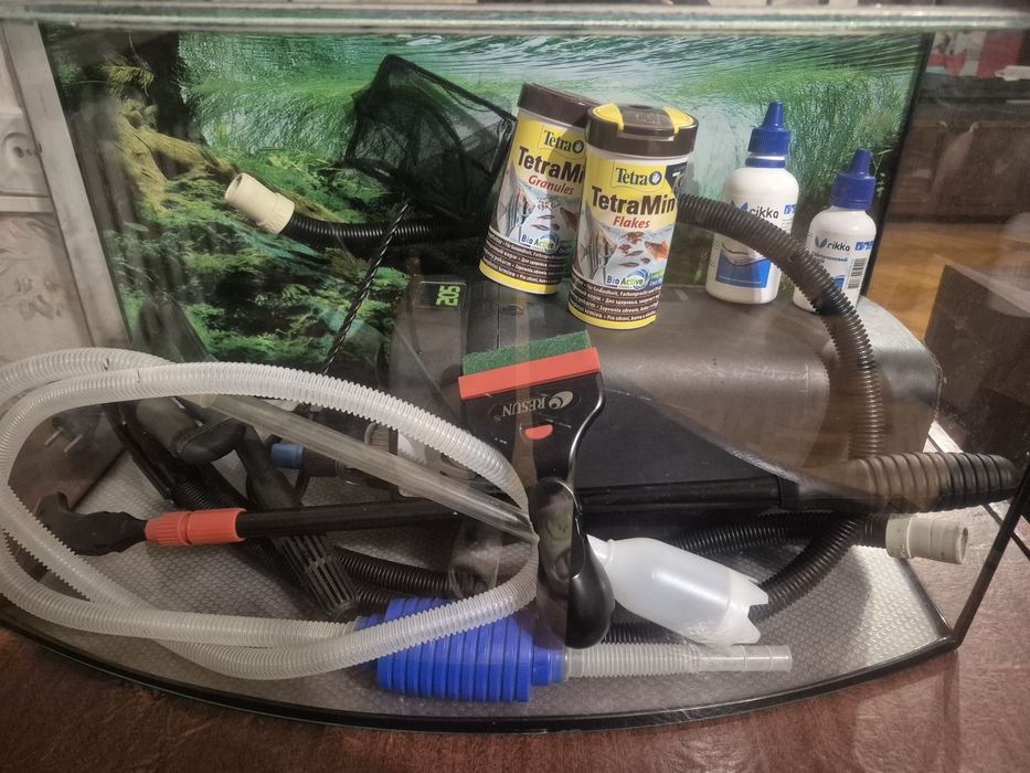 Аквариум б/у, шкребок, насос