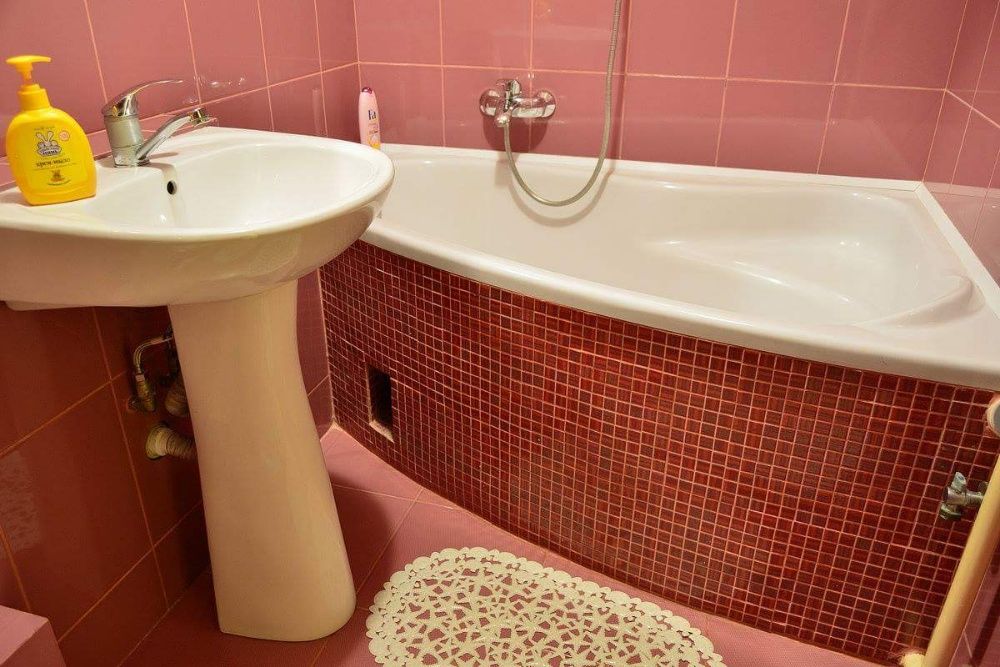 1-кім. Автовокзал. Обласна лікарня. Подобово, погодинно. Ціна доби.