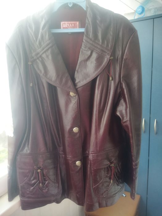 Жіноча шкіряна куртка - піджак великого розміру