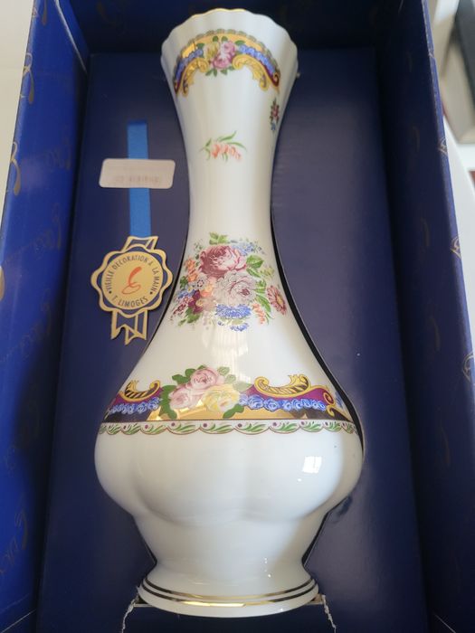 Jarra limoges decorada à mão