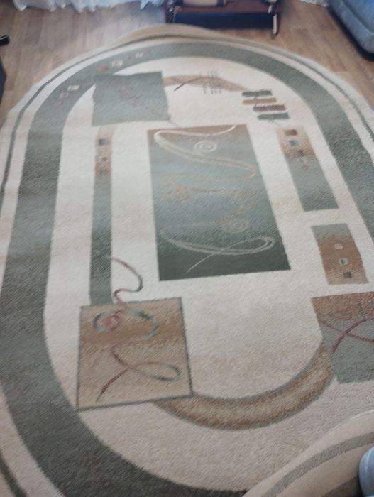 Ковер овальный..