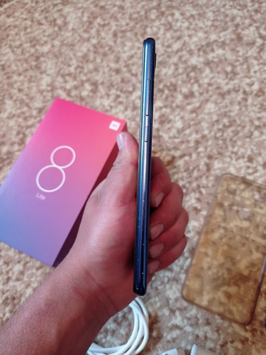 Xiaomi mi 8 lite 4/64 gb. Snapdragon 660