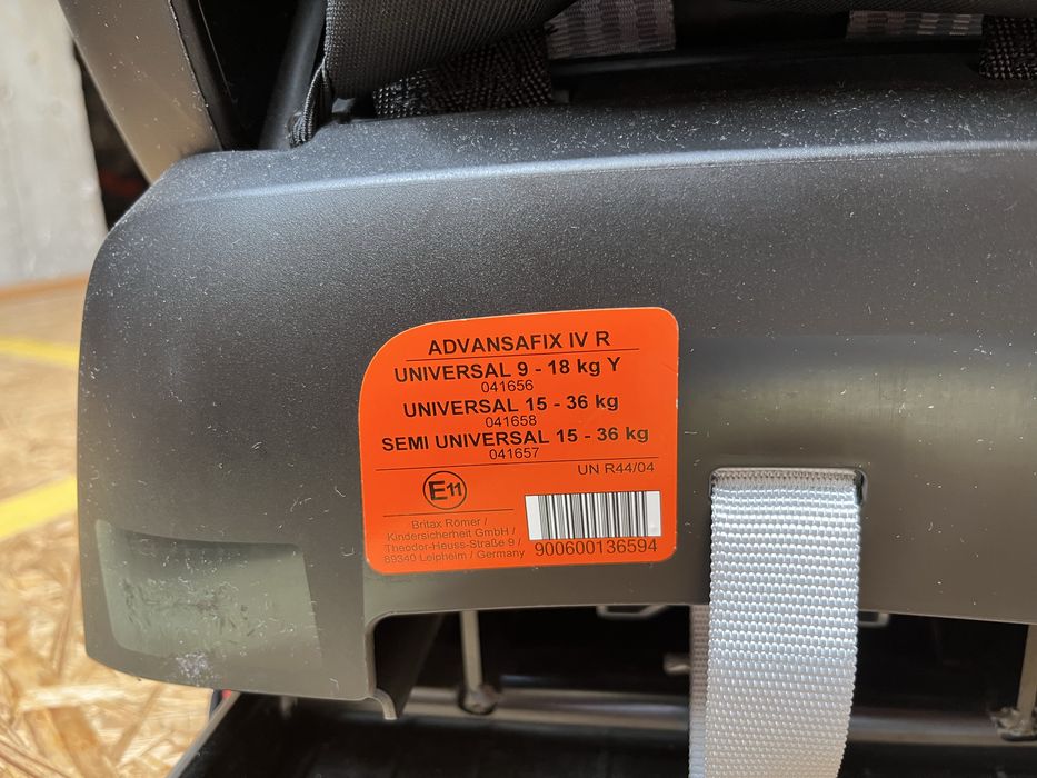 Britax Römer Advansafix IV R