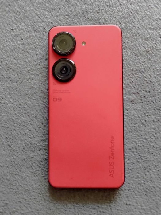 Смартфон ASUS ZenFone 9 (8/256GB)