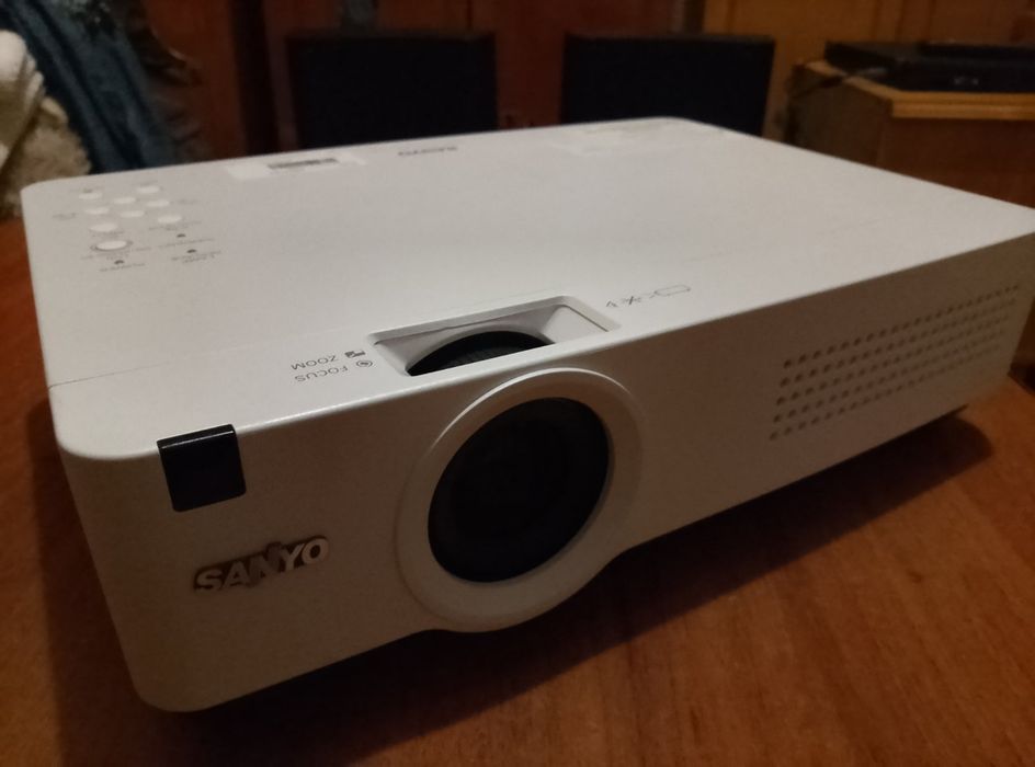 Проектор Sanyo PLC-XU3001