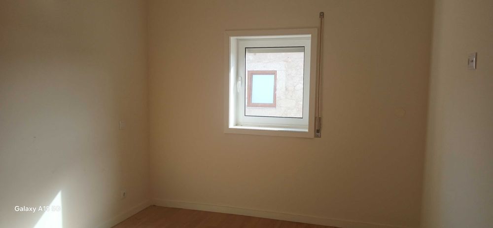 Alugo o primeiro andar de casa com 3 quartos na Junqueira Vila do Conde