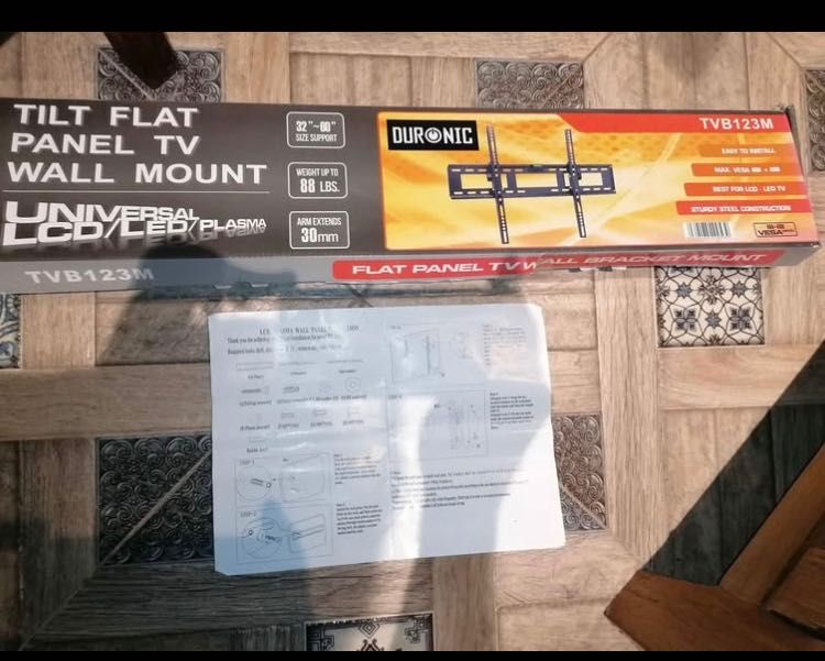 Suporte para TV com regulação do ângulo de inclinação