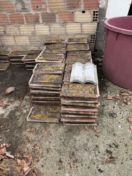 Telha  Plana Cerâmica Antiga