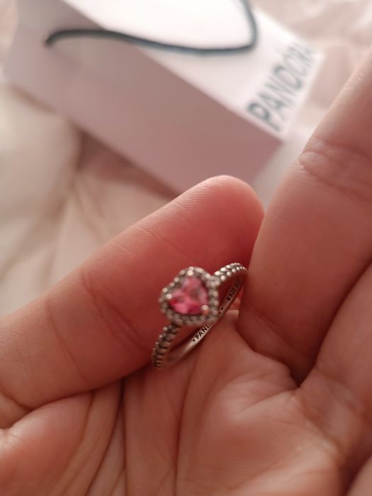 Anel da Pandora usado a pouco tempo