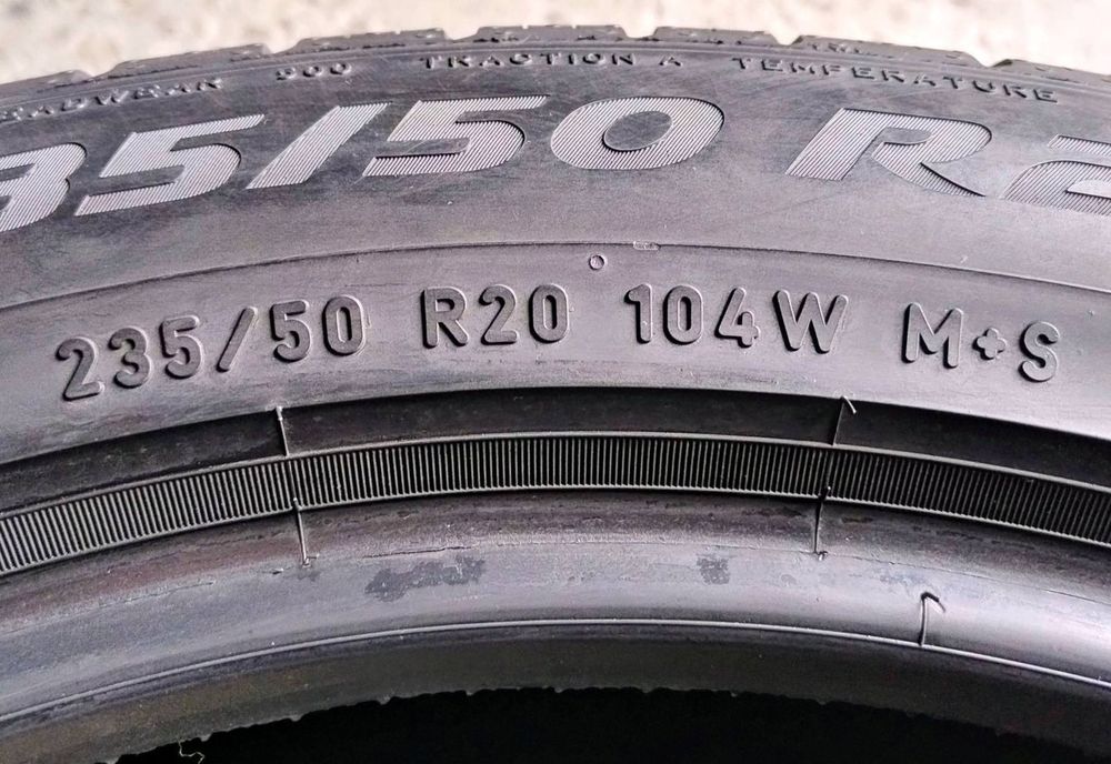 Шини всесезонні R20 235/50 Pirelli Scorpion All Season