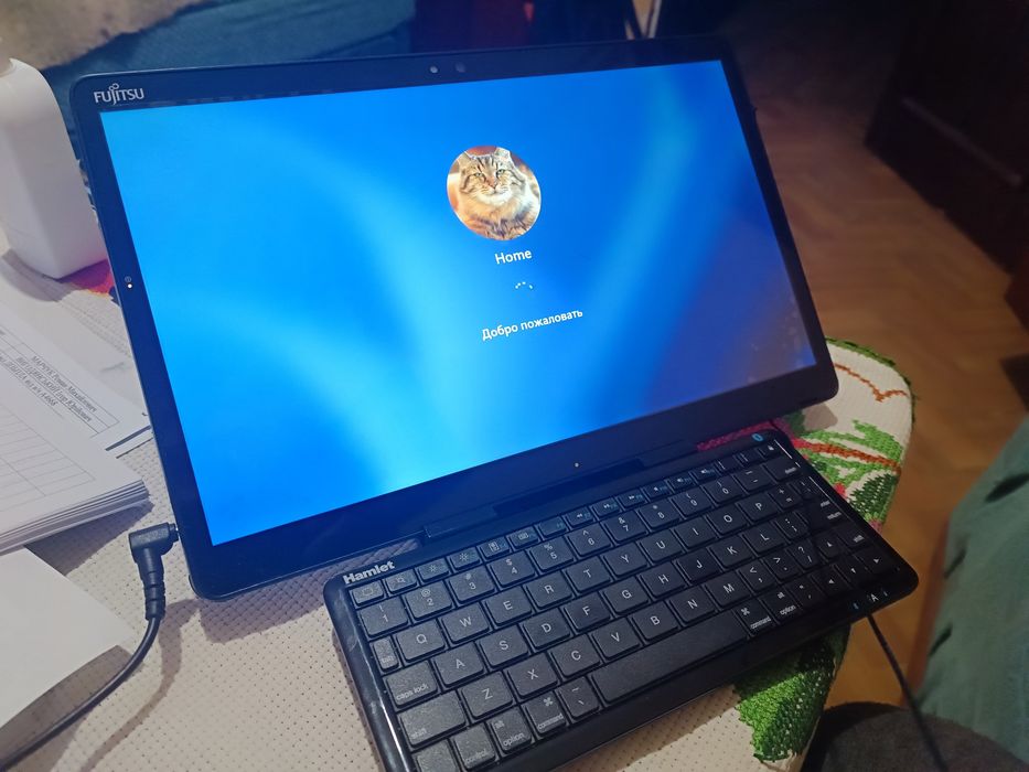 Планшетний ПК Fujitsu Stylistic Q738 8/128 з BT-мініклавіатурою Hamlet