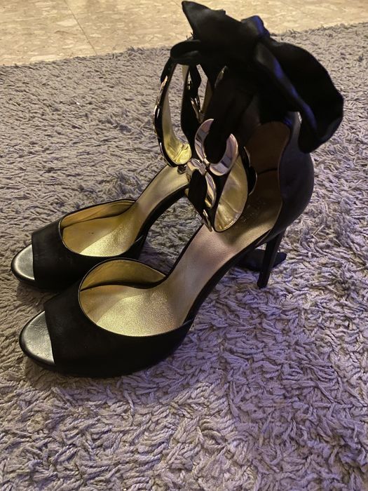 Sandalias salto alto Guess