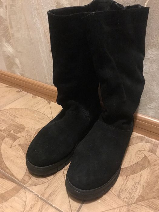 Чоботи зима жіночі 40 р в гарному стані