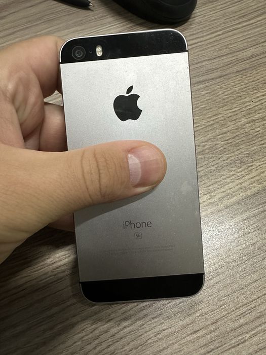 Продам на запчастини Iphone
