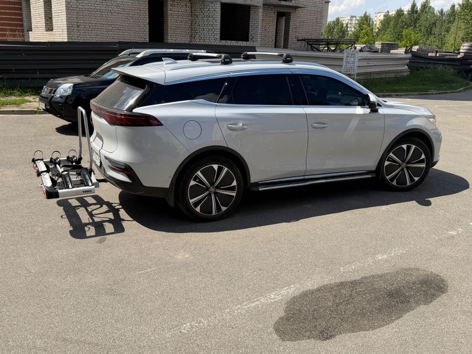 Поперечини на дах китайських авто Thule багажник рейлінги