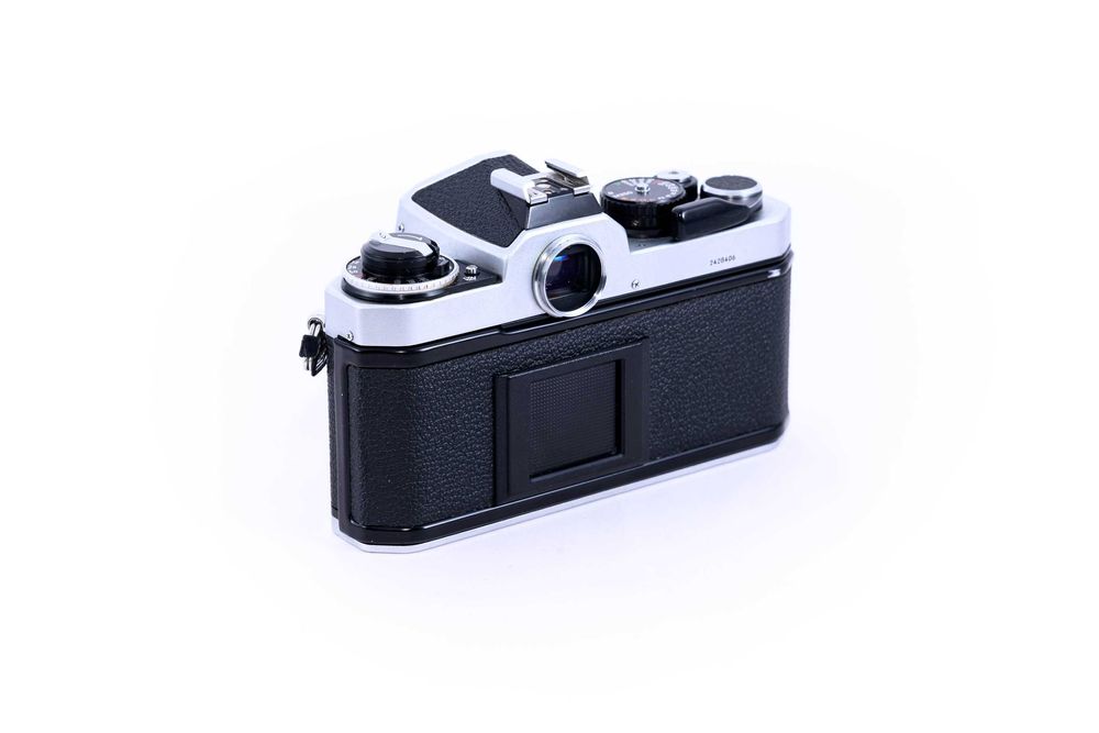 Nikon FE2 SLR Profesjonalna lustrzanka analogowa