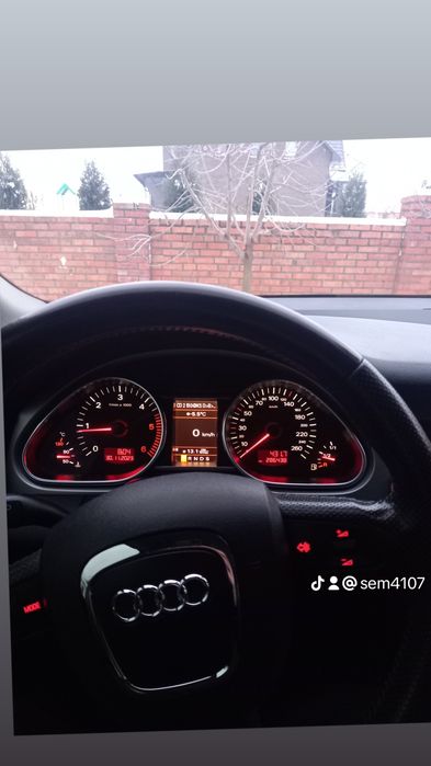 Продам   Ауді Q7 в хорошому стані