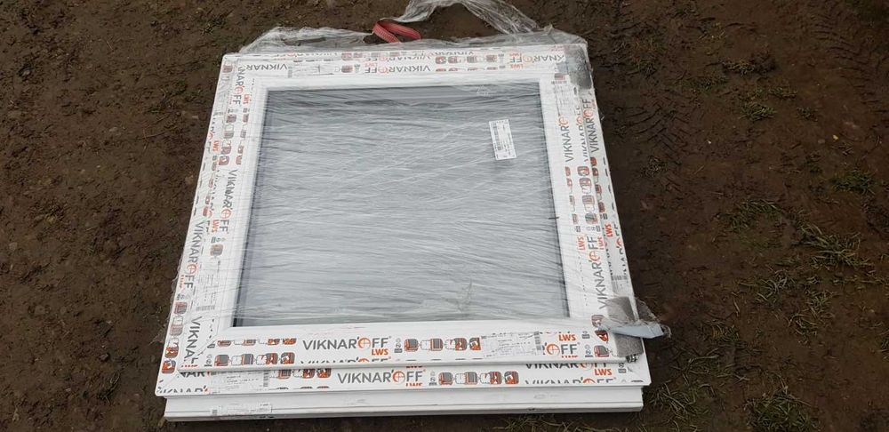 Вікно металопластикове нове 80-80см Коричнове