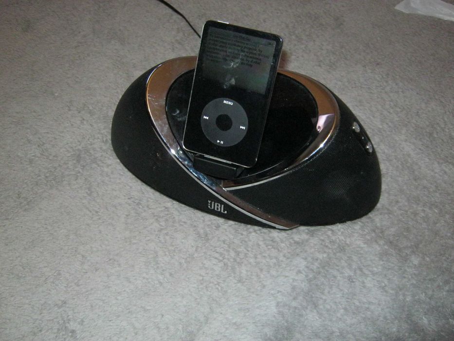 JBL On Beat z oryginalnym zasilaczem sama stacja