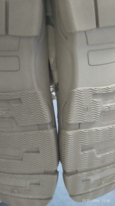 Берці 42-43 нові