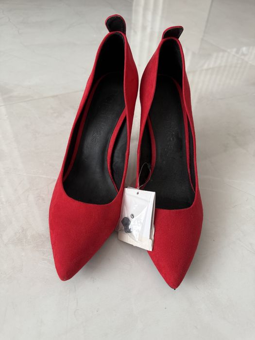 Туфлі. Нові. Червоні. Bershka