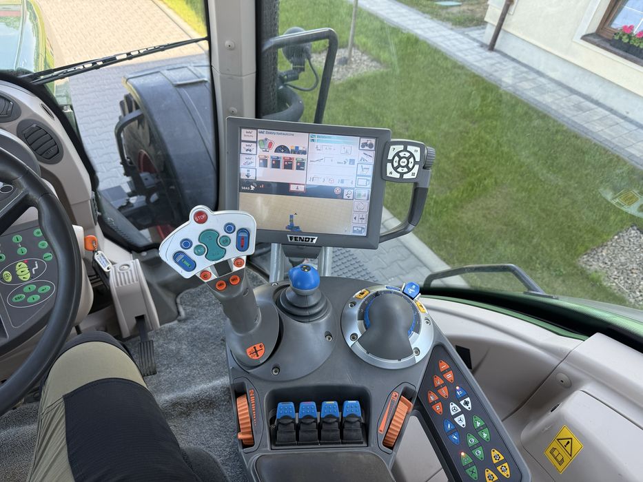 Fendt 828 Vario SCR Profi Plus RTK